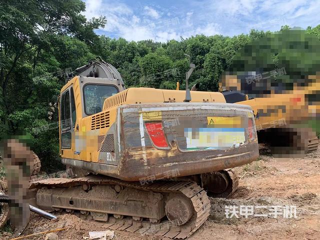 沃尔沃EC210B挖掘机