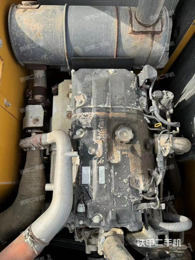 回转马达和主控阀（整机外观）