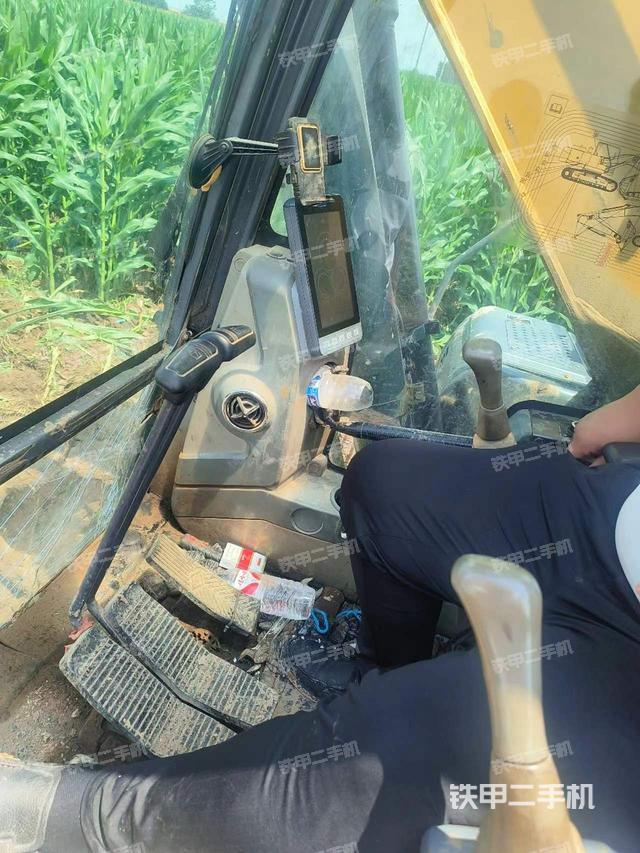 驾驶室整体（整机外观）