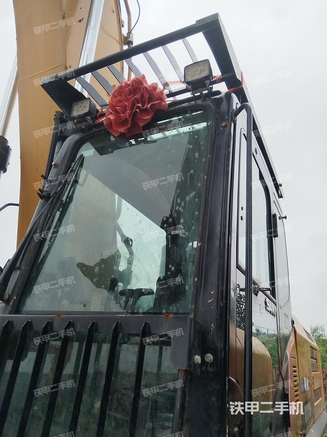 驾驶室整体（整机外观）