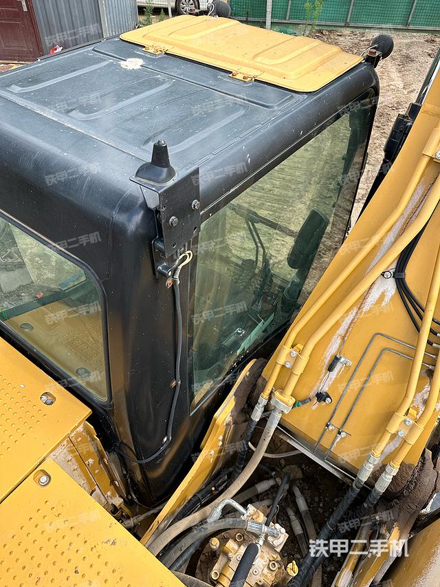 驾驶室顶部（整机外观）