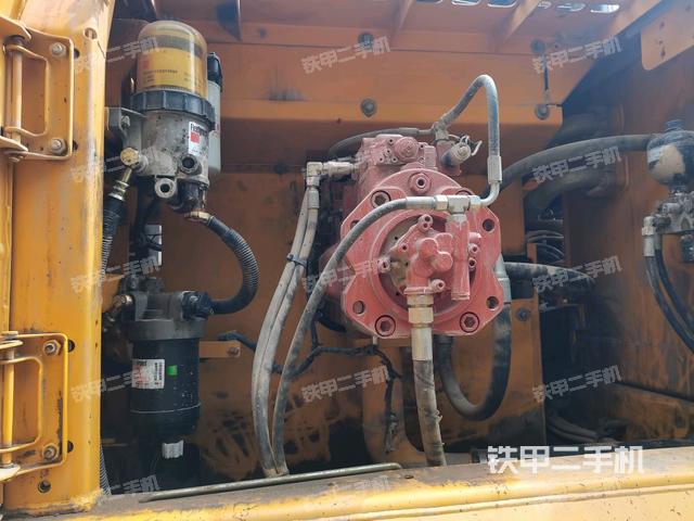 液壓泵斜45?左（大件艙室）