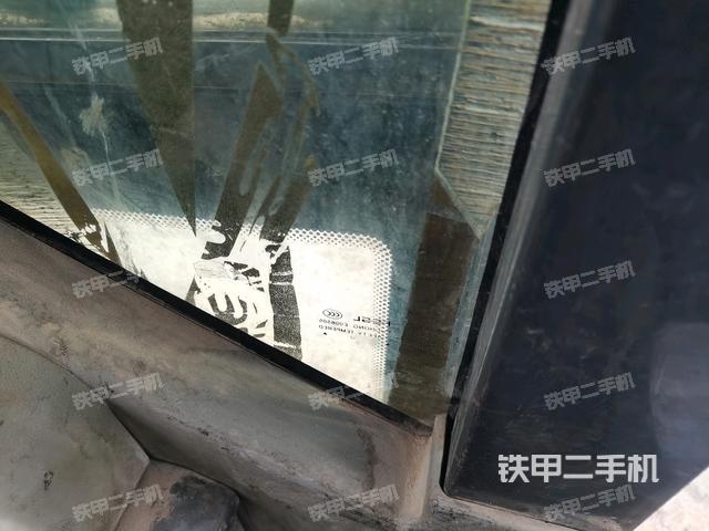 右側玻璃角標（駕駛室部分）