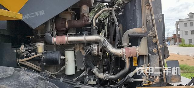 发动机左侧（整机外观及大件）