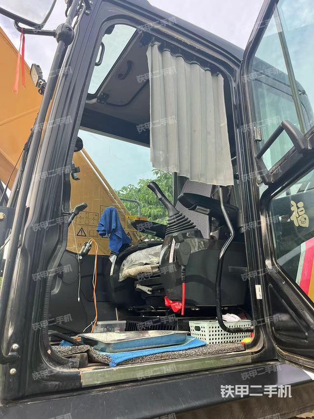 驾驶室整体（整机外观）