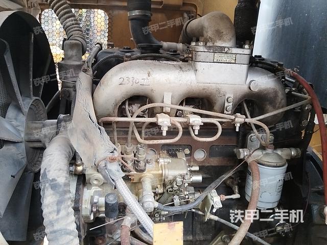 发动机右侧（整机外观及大件）