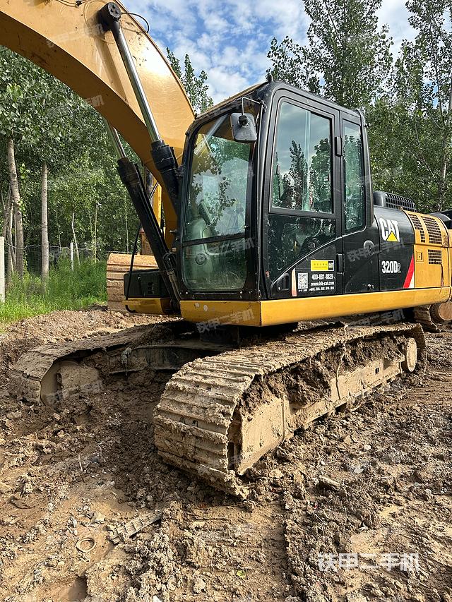 驾驶室顶部（整机外观）