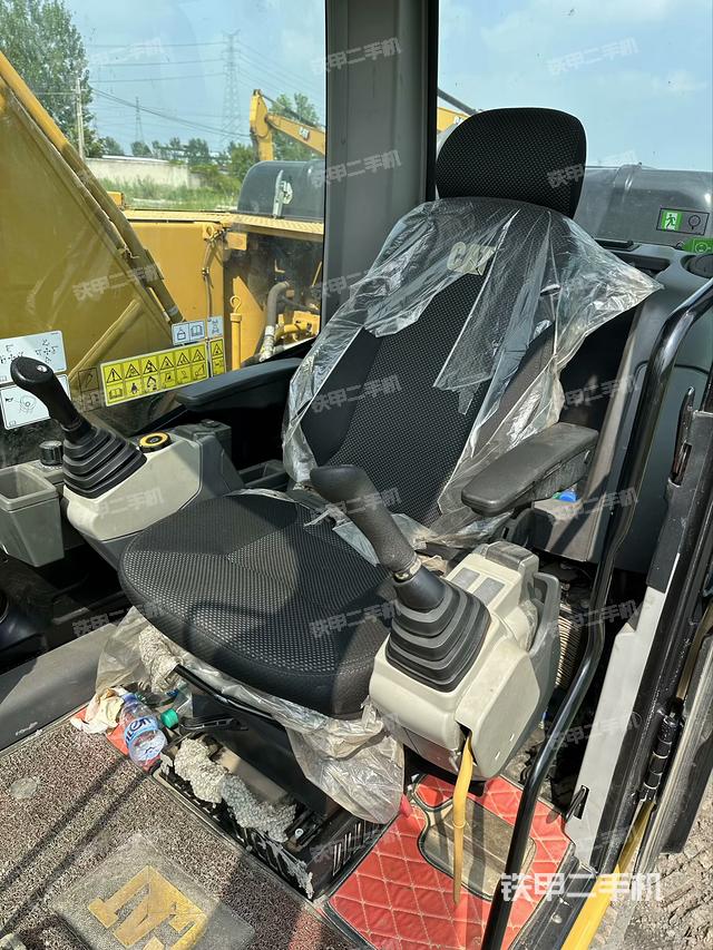 驾驶室整体（整机外观）