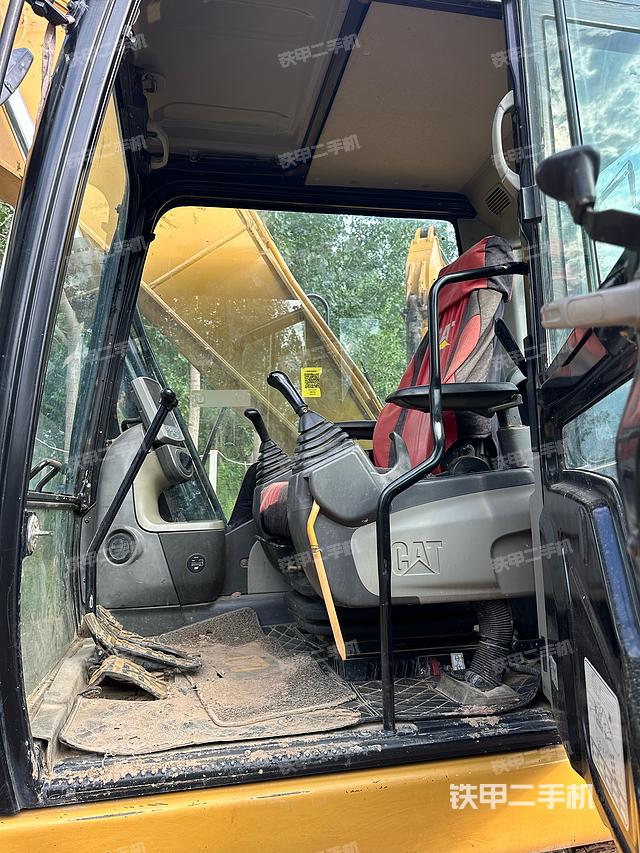 驾驶室整体（整机外观）