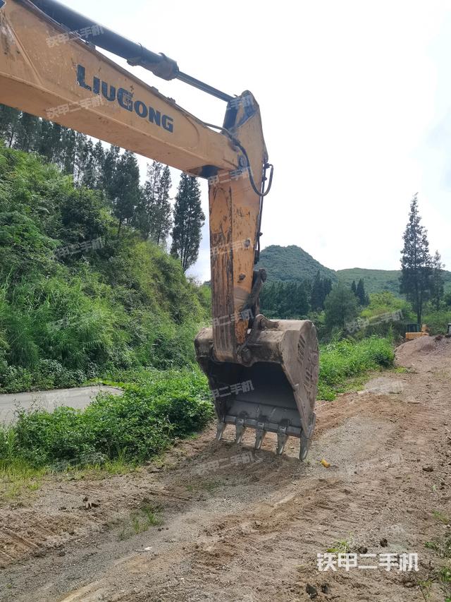 小臂整體右前（工作和回轉裝置）