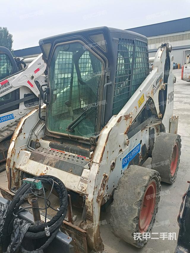 整机右侧（设备外观及核心部件）