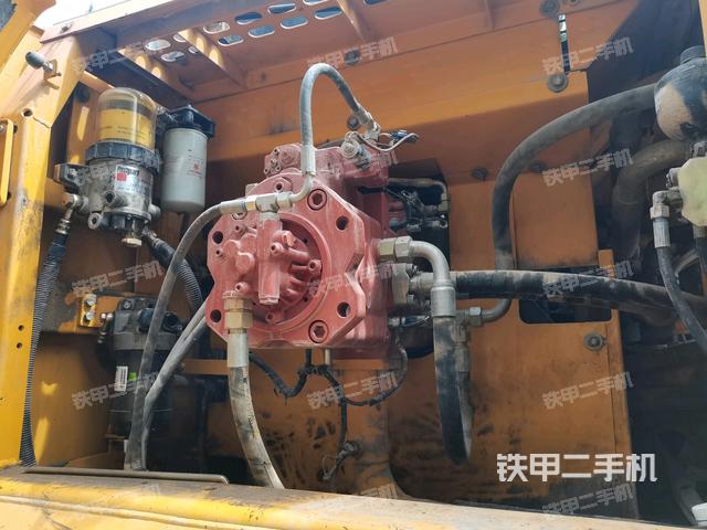 液壓泵斜45?右（大件艙室）