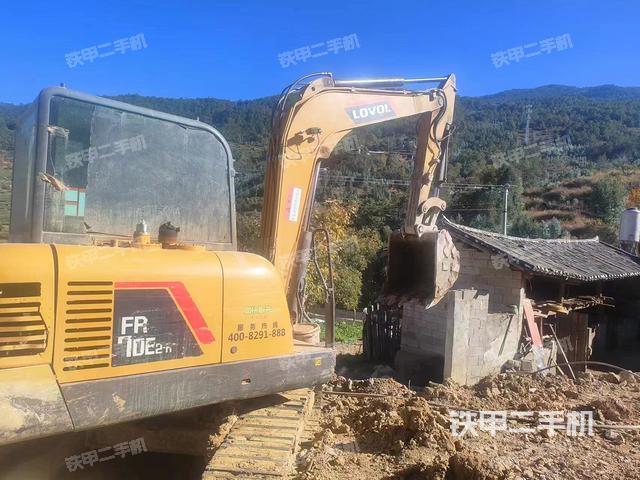 驾驶室顶部（整机外观）