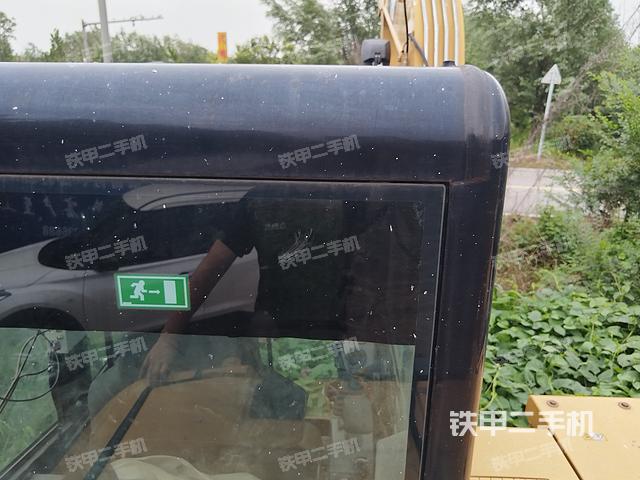 驾驶室顶部（整机外观）