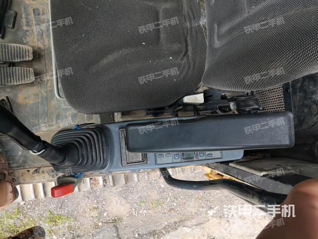 座椅左側控制臺/音響/含左手柄（駕駛室部分）