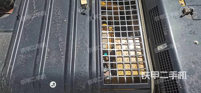 驾驶室顶部（整机外观）