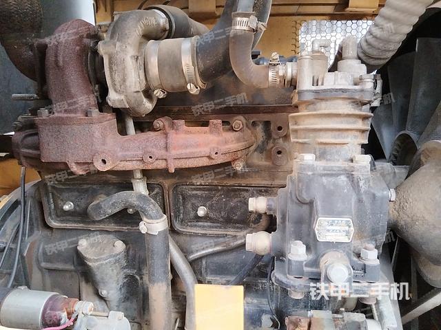 发动机左侧（整机外观及大件）