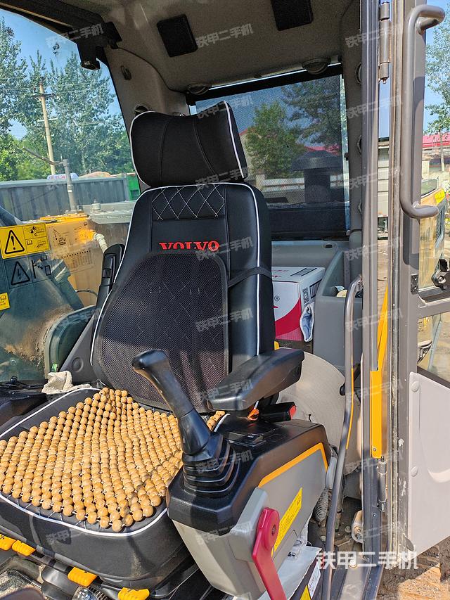 驾驶室整体（整机外观）