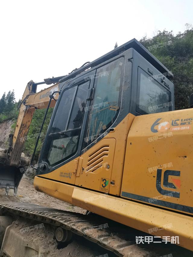 駕駛室左后45度（駕駛室部分）