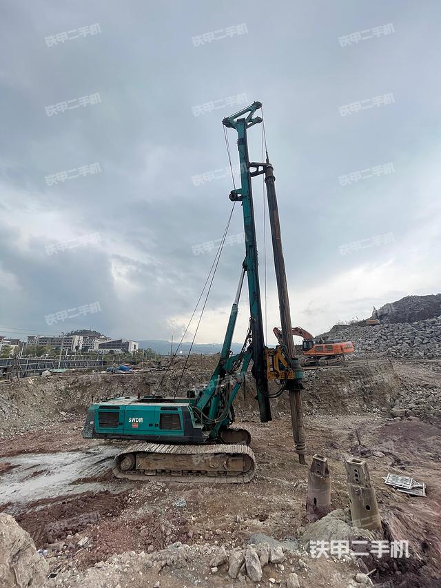 整机右后45°（设备外观及核心部件）