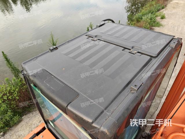 駕駛室頂部俯視（上車部件）