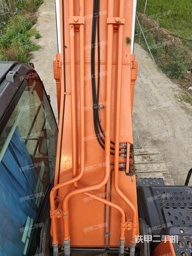 大臂背部俯視（工作和回轉(zhuǎn)裝置）