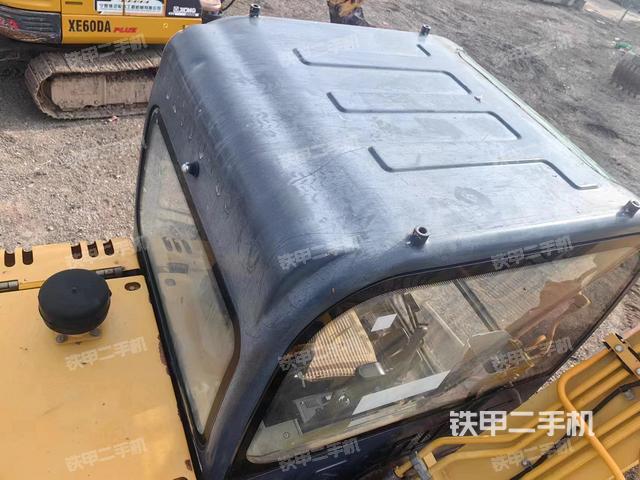 驾驶室顶部（整机外观）