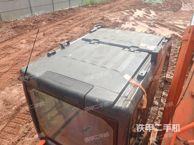 驾驶室顶部（整机外观）