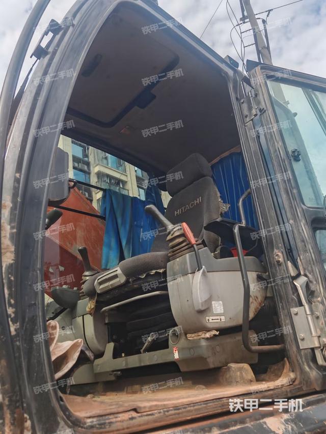 驾驶室整体（整机外观）