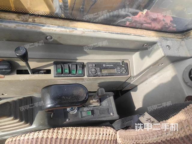 驾驶室整体（整机外观）