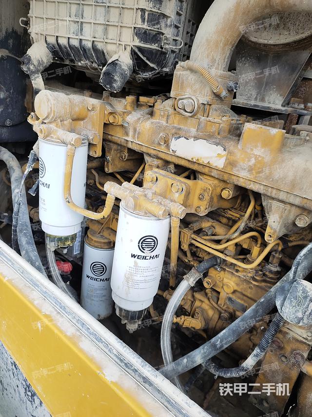 发动机左侧(整机外观及大件) 发动机左侧(整机外观及大件)