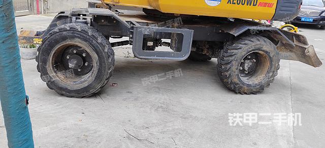 单侧履带整体（整机外观）