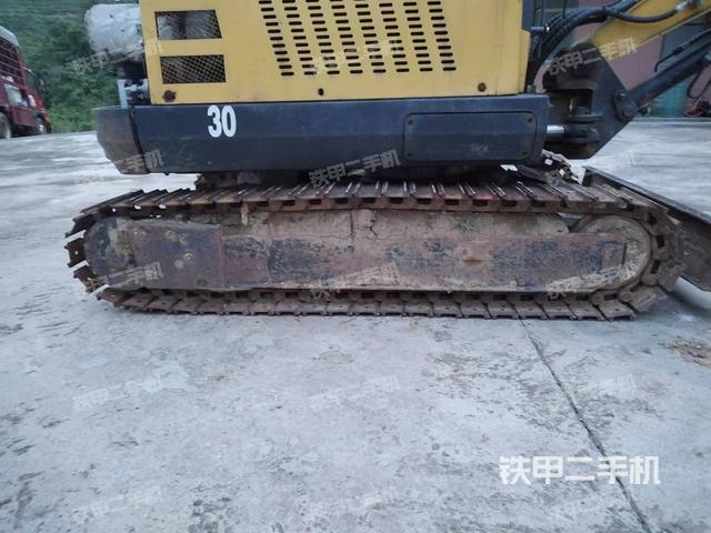 单侧履带整体（整机外观）