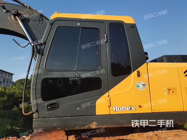 驾驶室整体（整机外观）