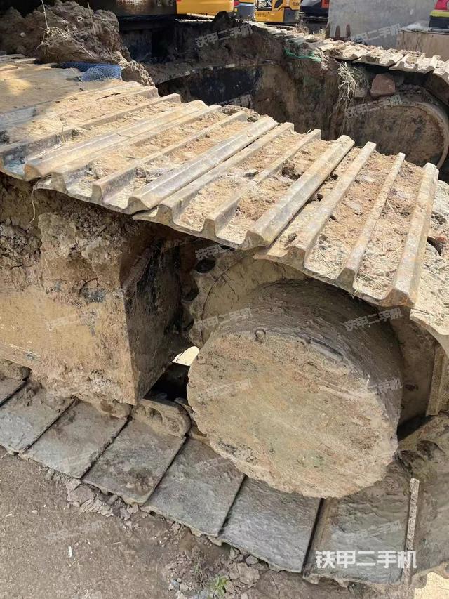 单侧履带整体（整机外观）