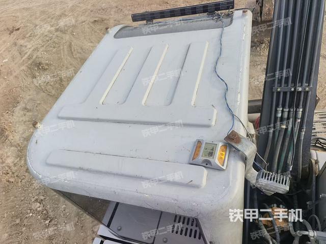 驾驶室顶部（整机外观）