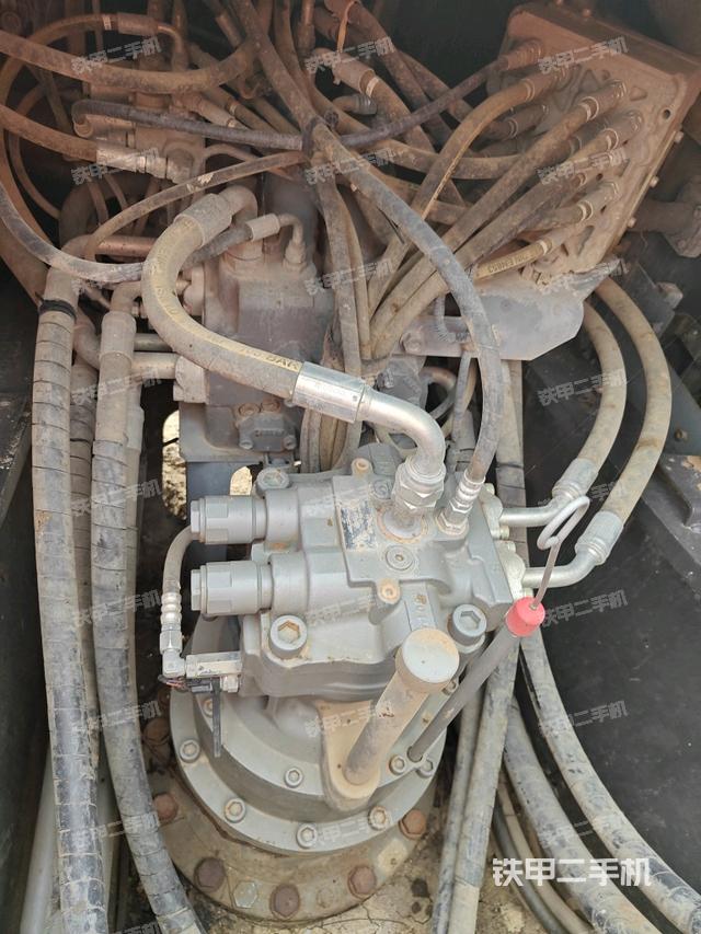 回轉(zhuǎn)馬達(dá)（上車部件）