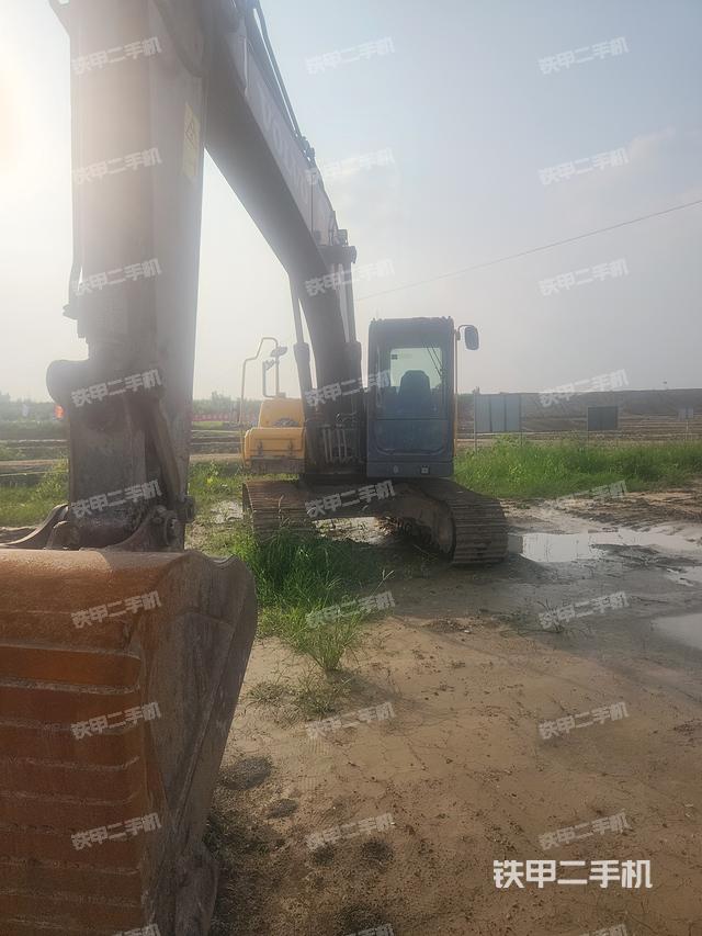 沃尔沃EC200DAG挖掘机
