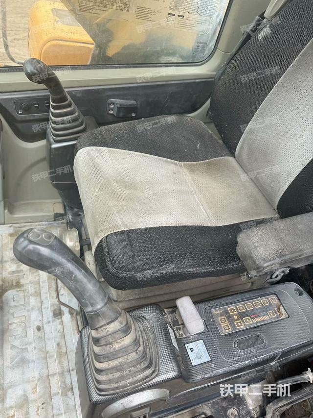 驾驶室整体（整机外观）