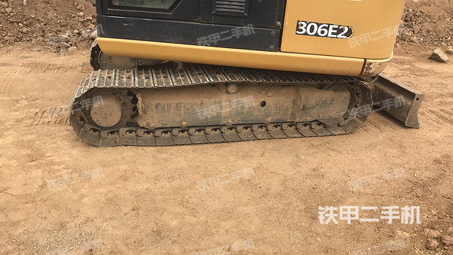 单侧履带整体（整机外观）