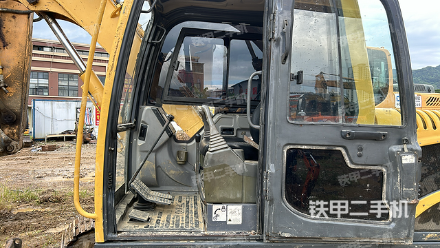 驾驶室整体（整机外观）