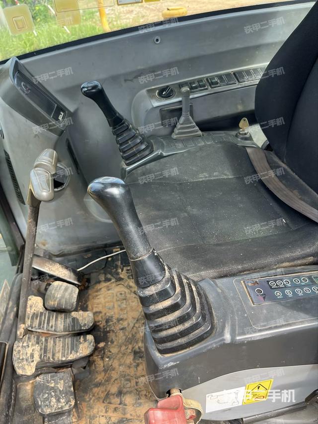 驾驶室整体（整机外观）