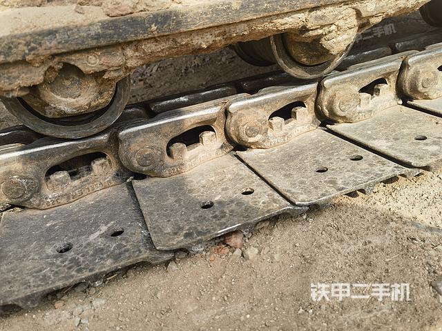 驾驶室顶部（整机外观）