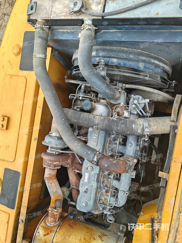 驾驶室顶部（整机外观）