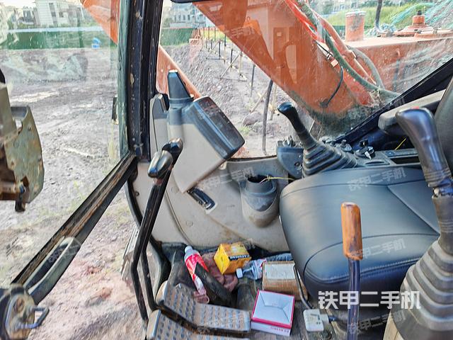 驾驶室整体（整机外观）