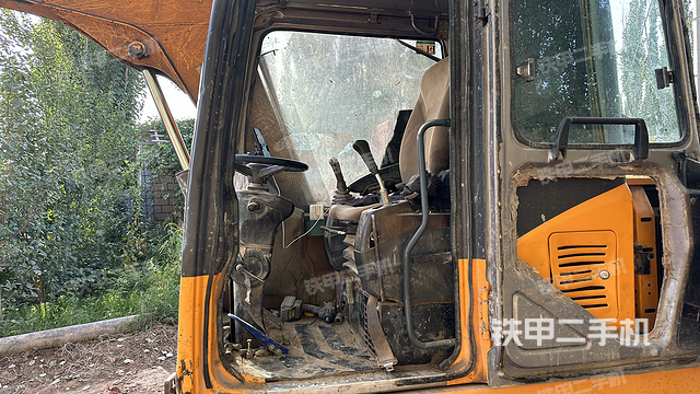 驾驶室整体（整机外观）