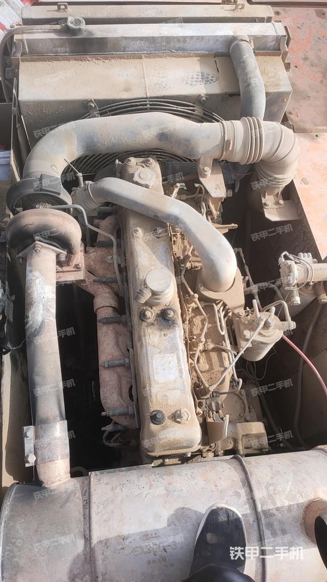 驾驶室顶部（整机外观）