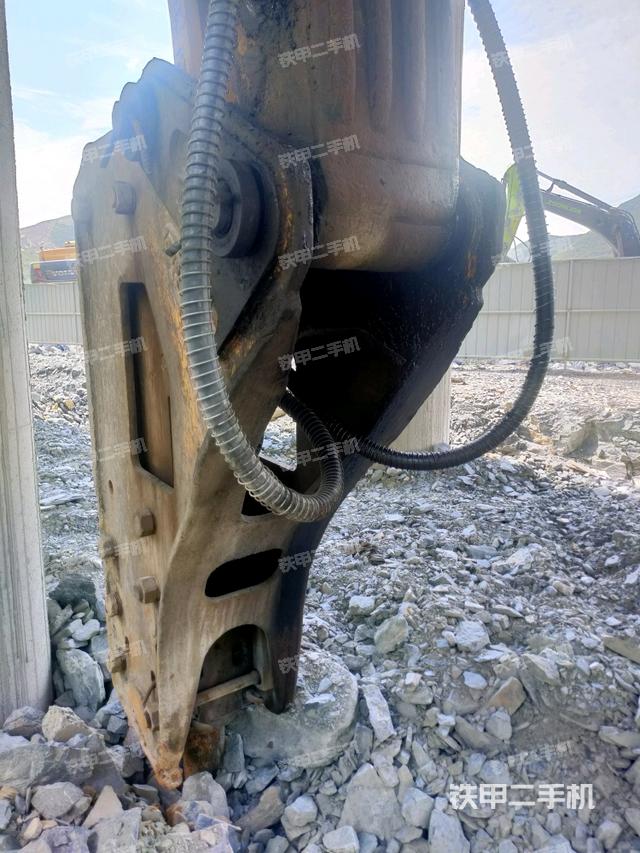 鏟斗右后整體（工作和回轉(zhuǎn)裝置）