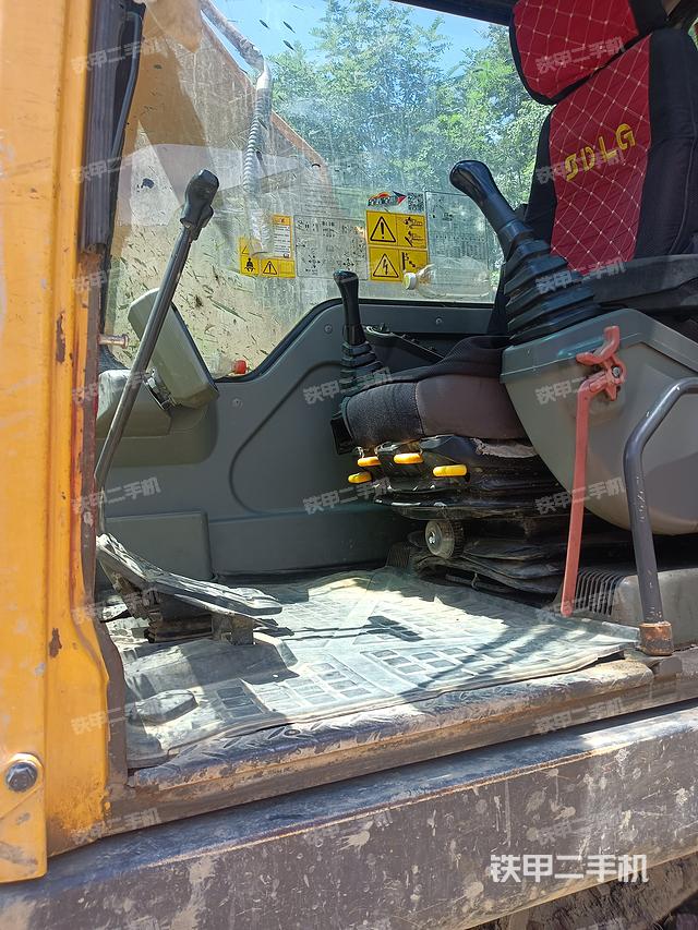 驾驶室整体（整机外观）