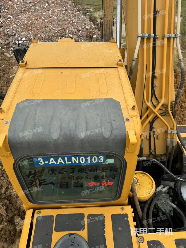 驾驶室顶部（整机外观）